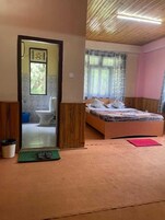 Deluxe Double Room, Mountain View | Desk, free WiFi