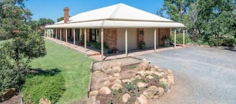 Relaxing Family Farmstay 7 minutes to Shepperton CBD