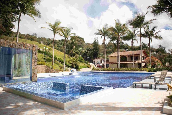 Exterior - Autenthico Sajonia Hotel Aeropuerto (Rionegro)