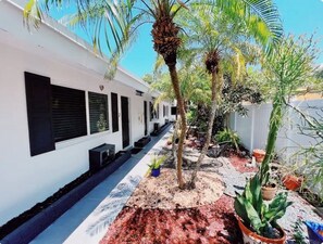 Property grounds - Central, Cute & Cosy 1Br 1Bath Apt in Lake Ridge (Fort Lauderdale)