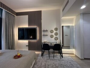 1 bedroom - Manzil - Studio Azizi Riviera Near Dubai Mall (Dubai)