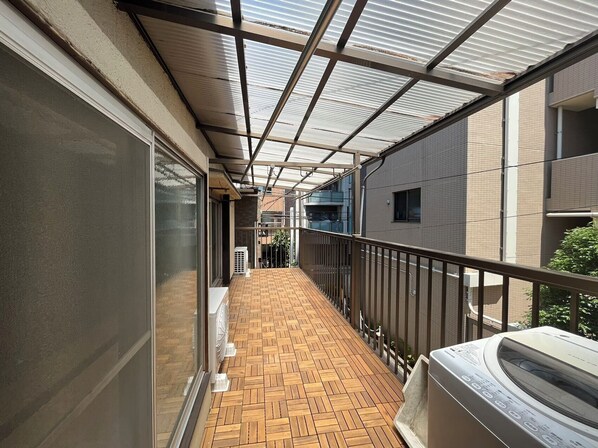 Property grounds - Bunkyo-ku, Tokyo, a 13-minute walk from Sugamo Station on the Yamanote Line and a 6-minute walk from Sengoku Station on the Toei Mita Line. (文京区)