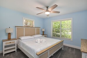 5 bedrooms, iron/ironing board, WiFi, bed sheets