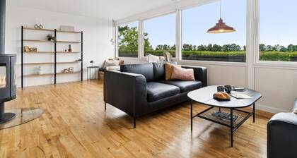 "Simon" - 1km from the sea by Interhome