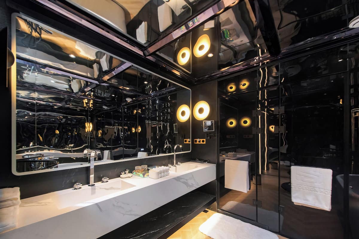 1 kamar tidur, seprai premium, selimut bulu angsa, dan busa memori