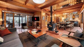 TV, fireplace, stereo, offices - Onyx Retreat Yarra Valley - Spa, Sauna on 13 Acres (Healesville)