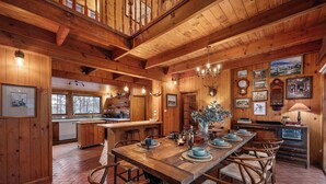 Dining - Onyx Retreat Yarra Valley - Spa, Sauna on 13 Acres (Healesville)