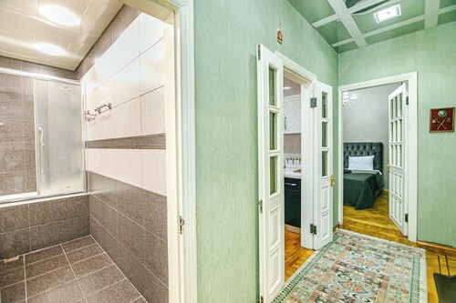 Luxury Apartment with Flame Tower View