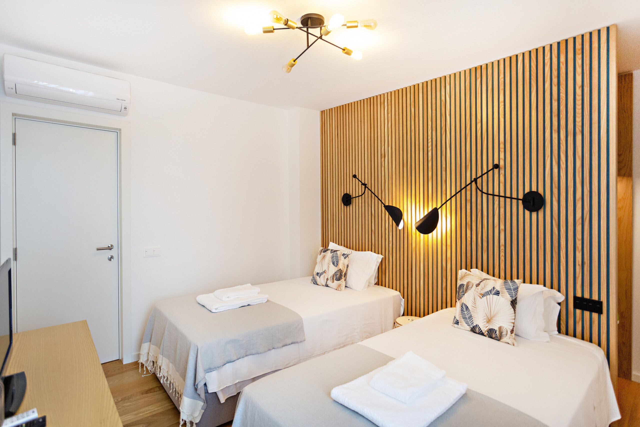 2 chambres, bureau, fer et planche à repasser, Wi-Fi gratuit