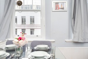 Dining - Oxford Circus Central Apartment (London)
