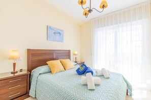 1 dormitorio, tabla de planchar con plancha, wifi gratis y ropa de cama