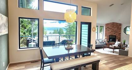 Cozy Lakeview Sunsets & Cinema