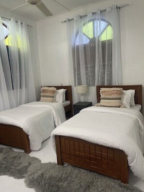 9 室のベッドルーム、アイロン / アイロン台、WiFi、ベッドシーツ