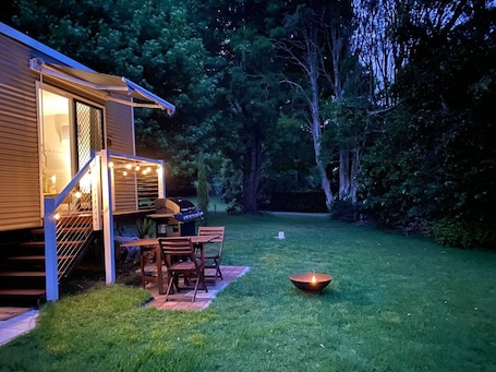 Outdoor dining. Private cabin in a nature-surrounded, quiet part of the mountain.