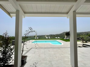 حمّام سباحة خارجي