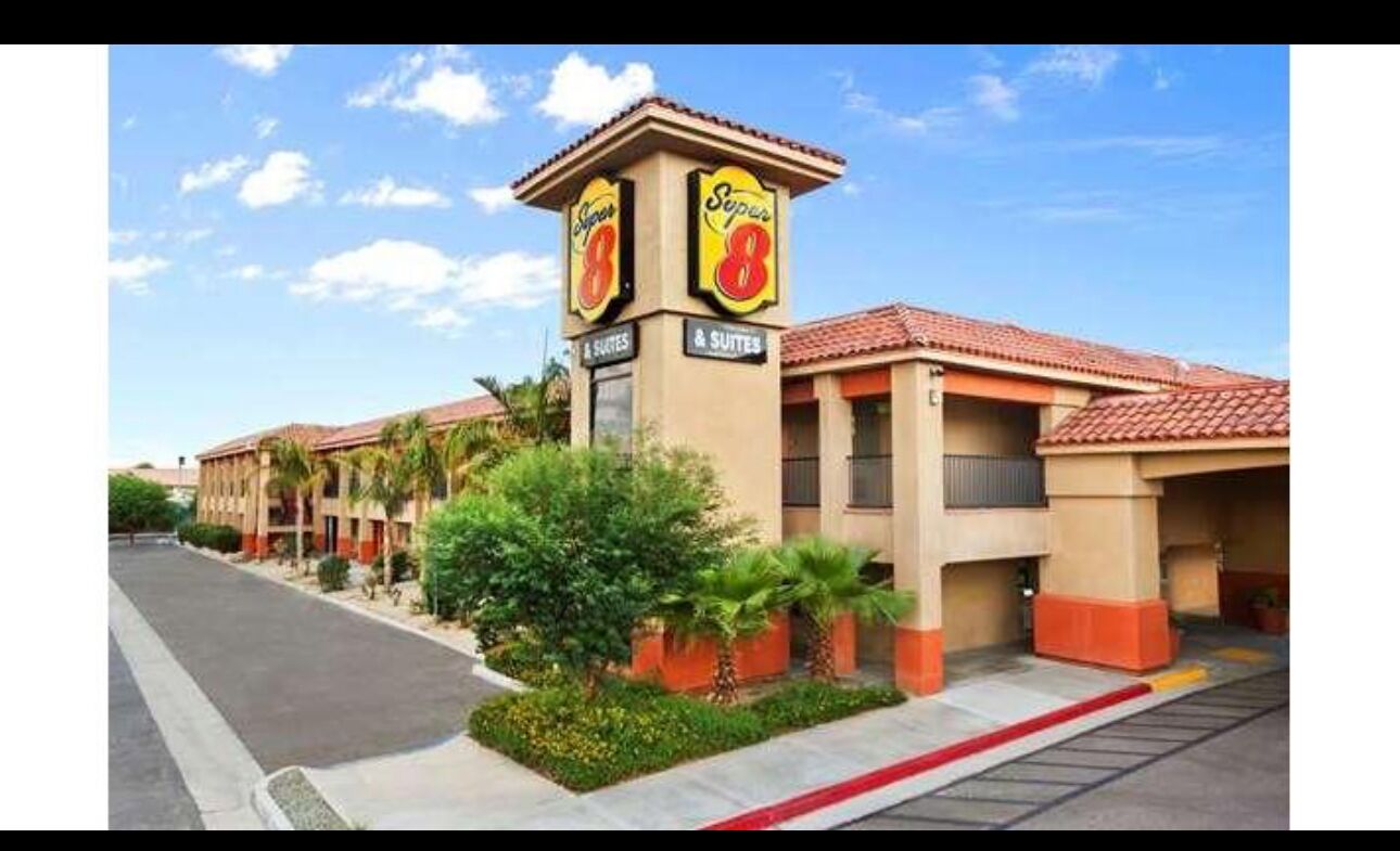 Comfortable Super 8 Hotel Suites with Pool and BBQ Area in Indio, Near Coachella