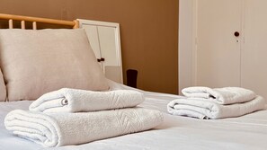2 bedrooms, iron/ironing board, free WiFi