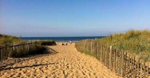 Cabin | Beach - Equestrian Retreat - Sleeps 6 & Bbq (Mablethorpe)