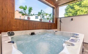 Property grounds - Vacation home with jacuzzi (Dalhem)