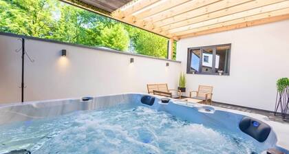 Vacation home with jacuzzi