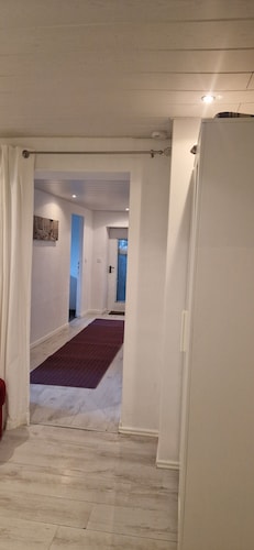 Leben auf dem Ponyhof im Grünen... landschaftlich schön und doch zentral gelegen