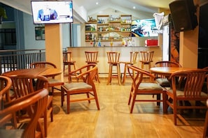 Bar accanto alla piscina