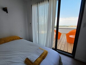 2 chambres, fer et planche à repasser, Wi-Fi, draps fournis