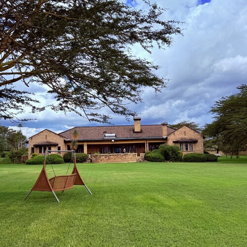 The Lookout Manor