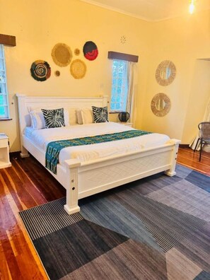 11 bedrooms, iron/ironing board, WiFi, bed sheets