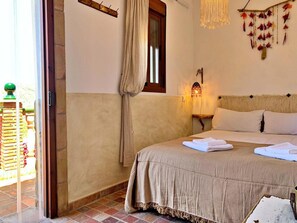 7 bedrooms, iron/ironing board, free WiFi, bed sheets