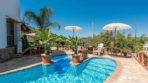 Villa | Piscina | Una piscina cubierta