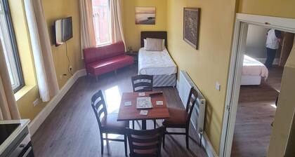 Self catering apartment close to Beach