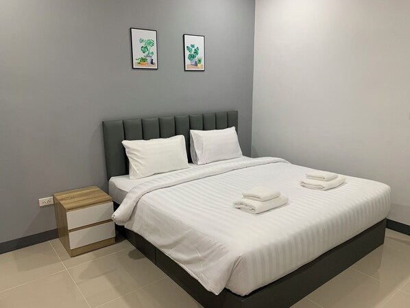 Chambre Standard, 1 très grand lit, salle de bains privée