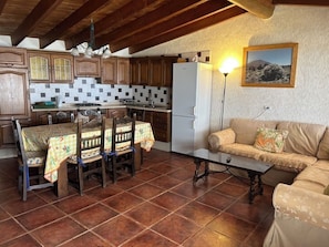 Traditional Cottage | Private kitchen | Full-sized fridge, stovetop, coffee/tea maker, high chair - ECOLIFE TENERIFE HOUSES (Garachico)