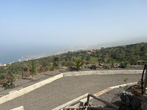 Accessible parking - ECOLIFE TENERIFE HOUSES (Garachico)