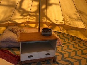 1 bedroom, bed sheets - Bell Tent , Carreglwyd Estate, Anglesey (Holyhead)