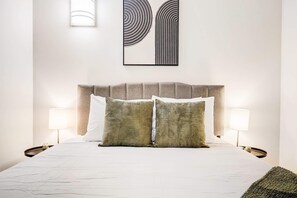 2 Schlafzimmer, Schreibtisch, Bügeleisen/Bügelbrett, WLAN
