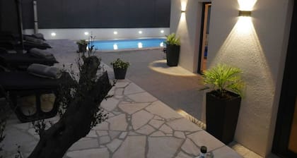Cosy Apartment Shadesofblue M&M With Private Pool