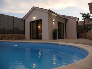Apartment | Pool | Outdoor pool