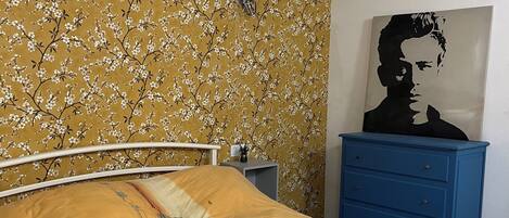 1 soverom, strykejern/-brett, wi-fi og sengetøy