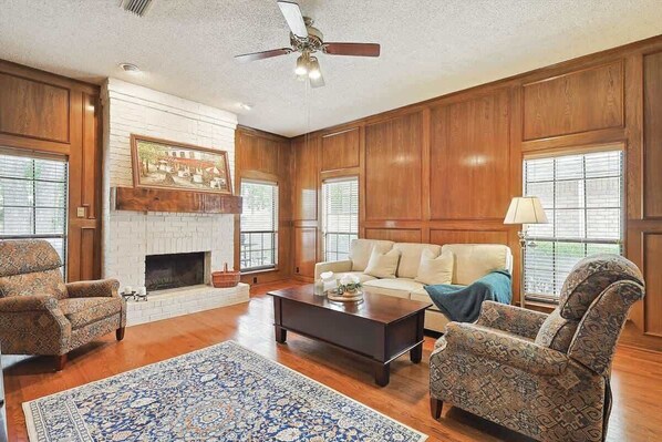 TV, fireplace, offices