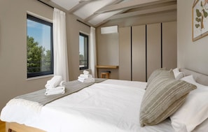 4 chambres, fer et planche à repasser, Wi-Fi gratuit, draps fournis