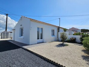 Exterior - ENVOL DE SION 🌊 Cozy house 2 min from the beach (Saint-Hilaire-de-Riez)