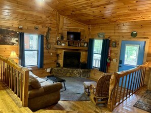 Smart TV, fireplace - Your perfect getaway awaits! (Hochatown)