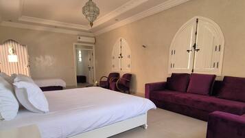 Suite Deluxe | Ropa de cama de alta calidad y edredones de plumas