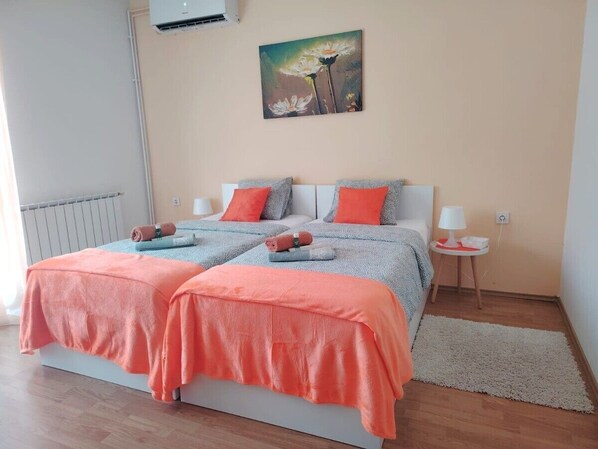 1 makuuhuone, vauvan matkasänky, Wi-Fi, vuodevaatteet