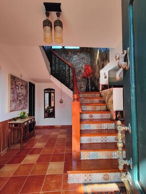 Interior - Joie de Vivre- Charming cottage with 6 bedrooms in Mukteshwar (Mukteshwar)