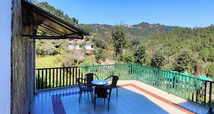Joie de Vivre- Charming cottage with 6 bedrooms in Mukteshwar