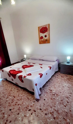 2 bedrooms, iron/ironing board, bed sheets - The house of the islands Sea View ( The House Of The Islands ) (Marausa Lido)