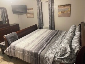 3 chambres, fer et planche à repasser, Wi-Fi, draps fournis